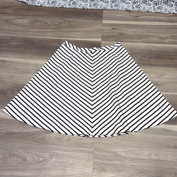 Land’s End striped skirt size 10/12 - Picture 2 of 7